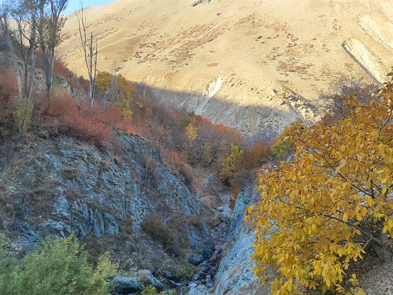 روستای آهار به آبشار شکرآب 